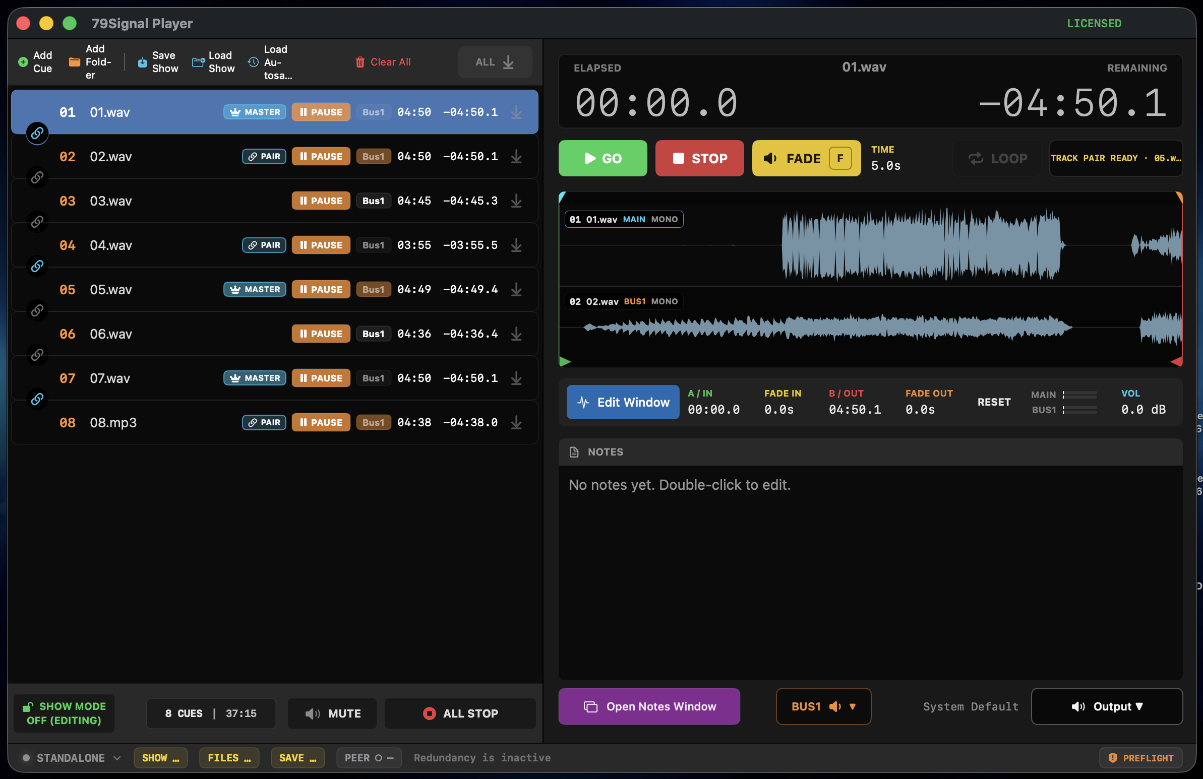 Two linked demo cues with MASTER and PAIR indicators and separate MAIN and BUS1 waveform views